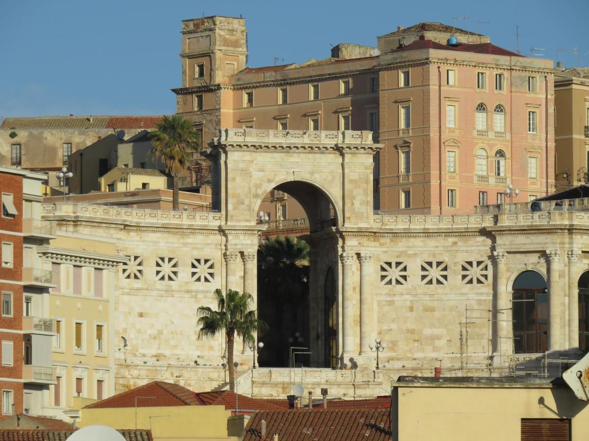 Luna Rossa Rooms Cagliari Exteriör bild