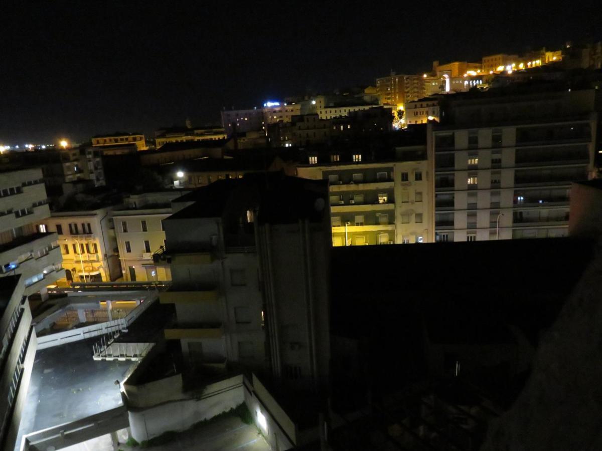 Luna Rossa Rooms Cagliari Exteriör bild