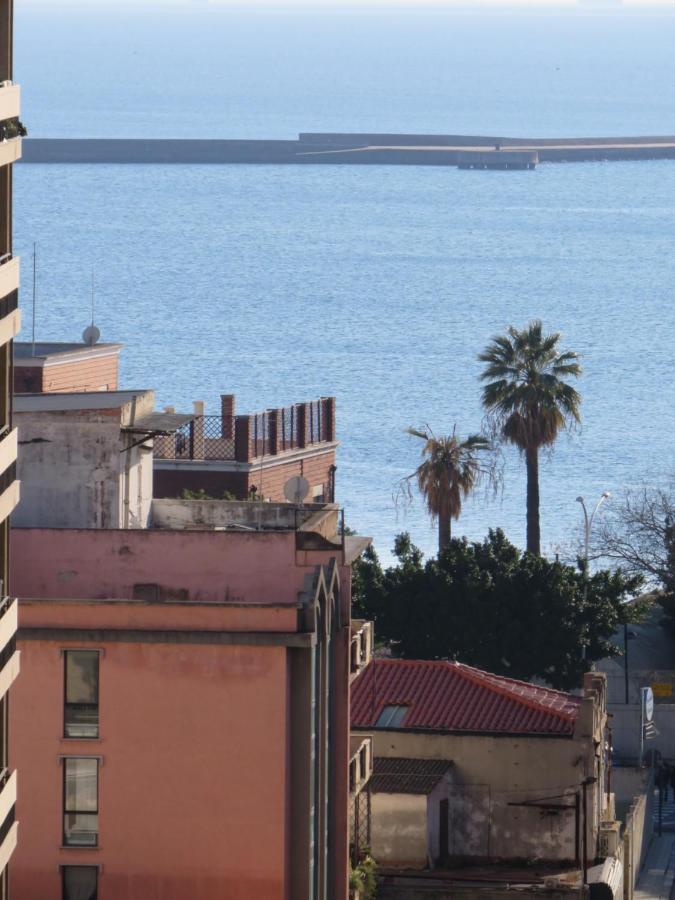 Luna Rossa Rooms Cagliari Exteriör bild