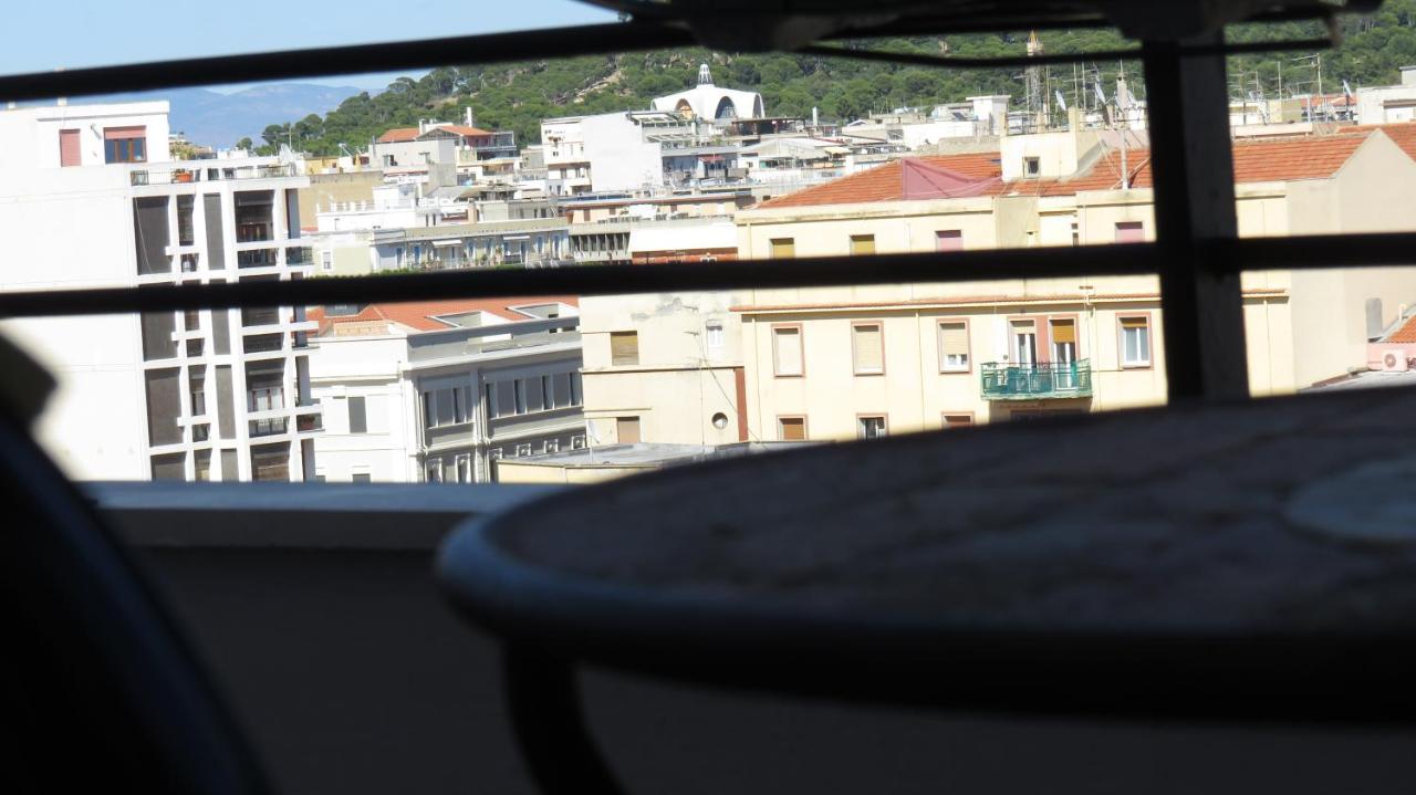 Luna Rossa Rooms Cagliari Exteriör bild