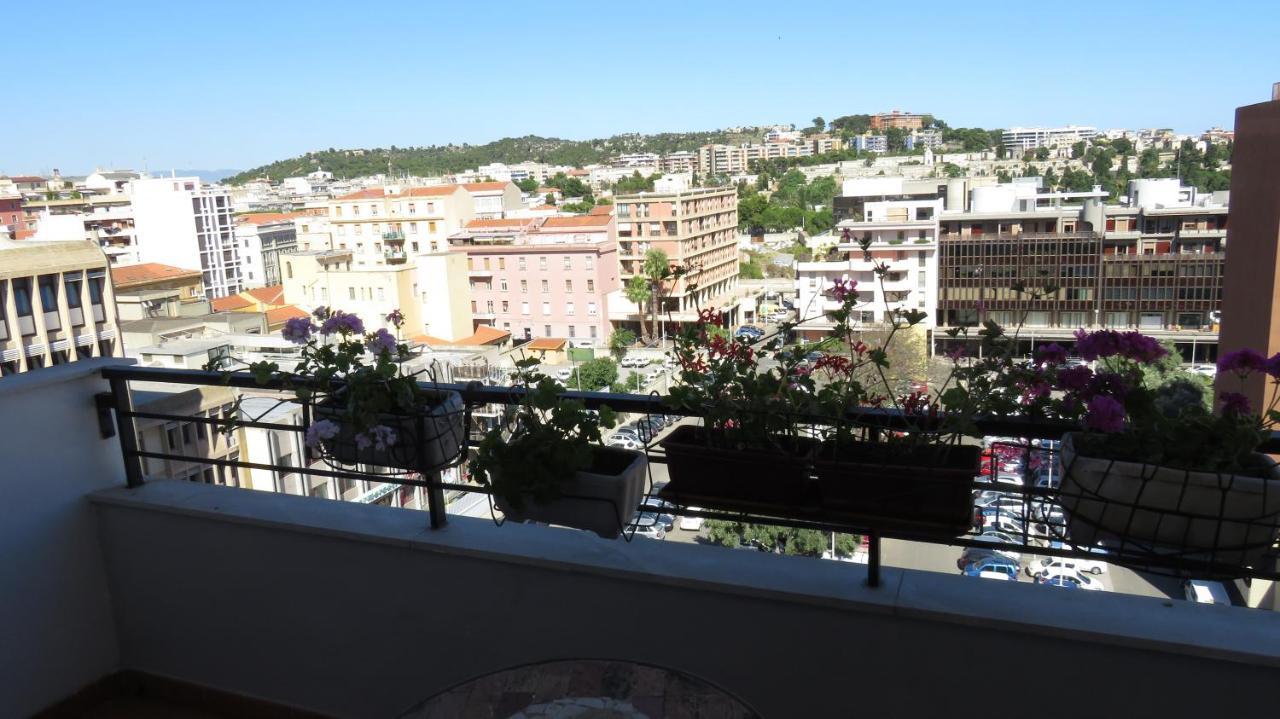 Luna Rossa Rooms Cagliari Exteriör bild