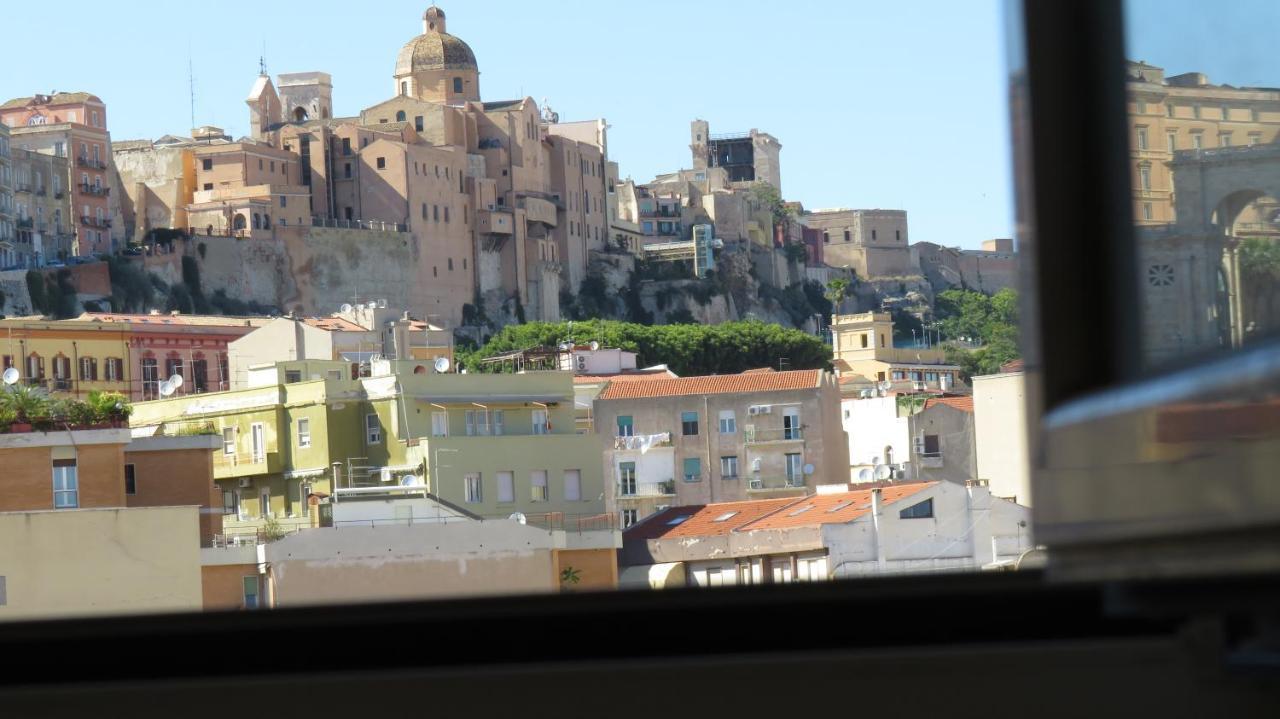Luna Rossa Rooms Cagliari Exteriör bild