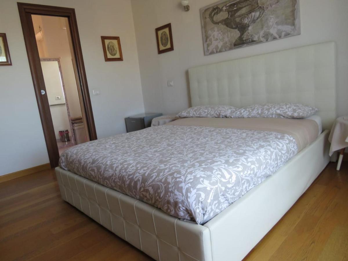 Luna Rossa Rooms Cagliari Exteriör bild