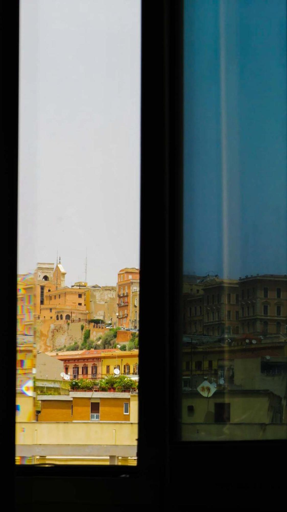 Luna Rossa Rooms Cagliari Rum bild